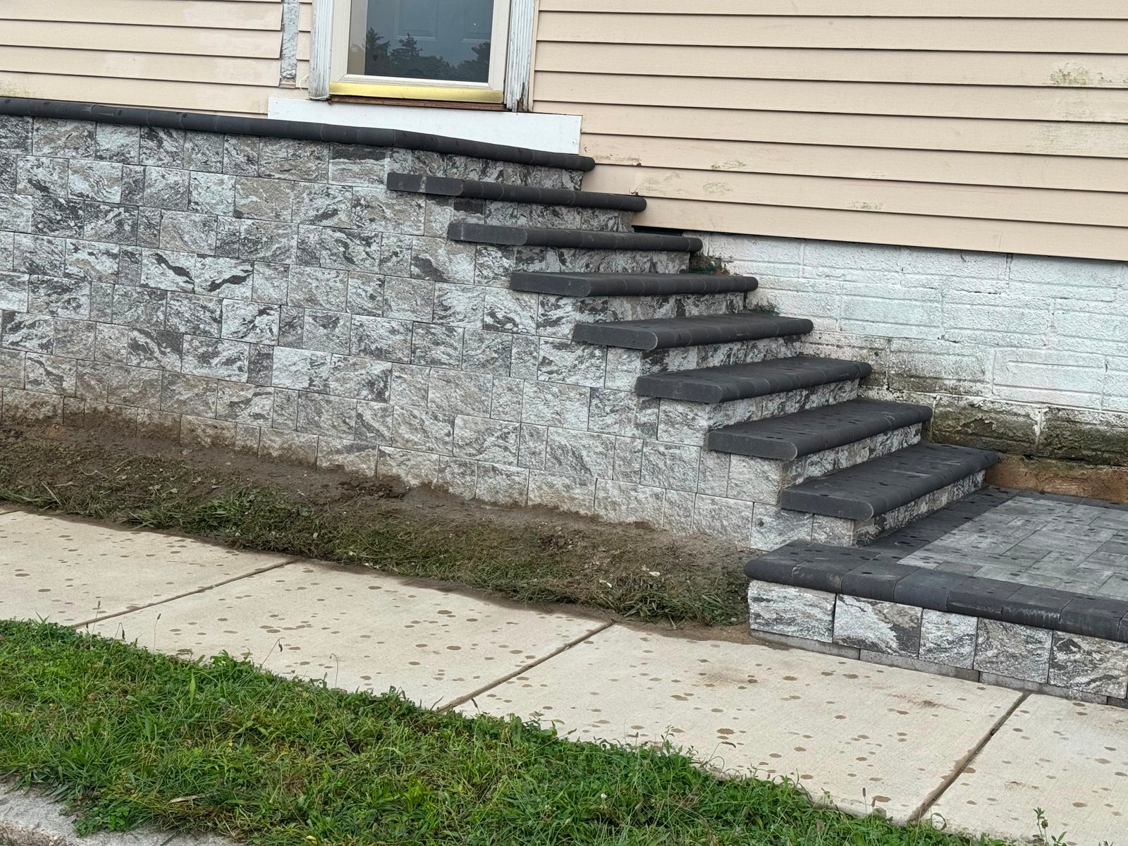 Retaining wall